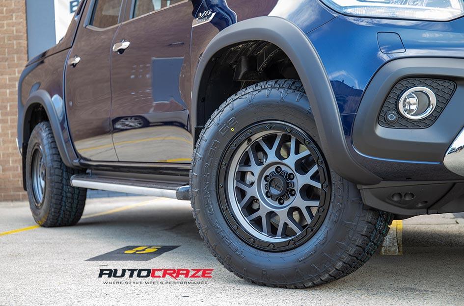 MERCEDES X CLASS GRENADE OR XD MATTE GREY MATTE BLACK LIP